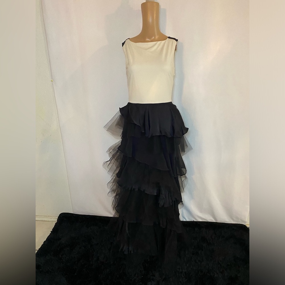 Halston heritage black/creme puffy tulle skirt long dress round neckline